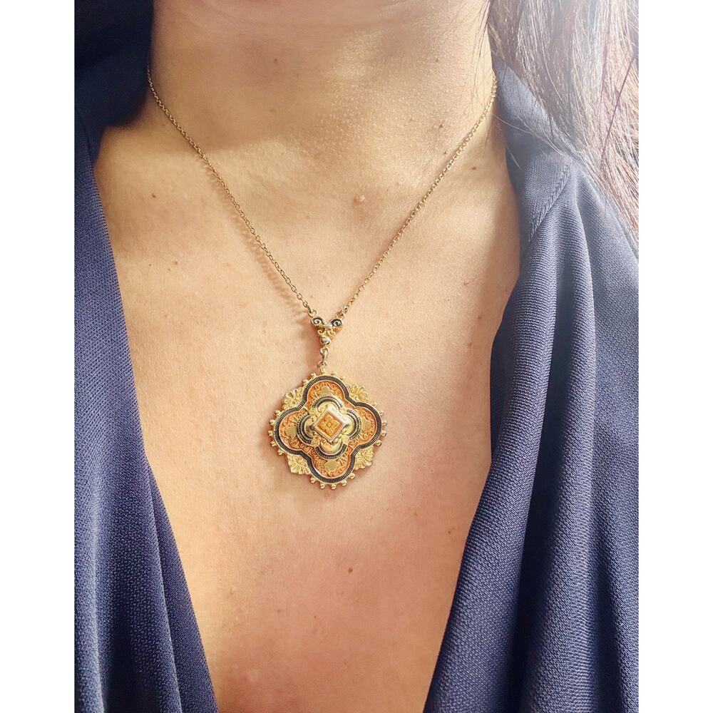 Vintage Gold Tone Damascene Style Necklace w/ Orange Enamel 16.5” Barrel Clasp